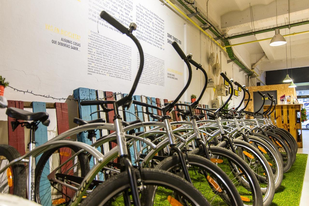 Bed And Bike Barcelona Hostel Exterior photo